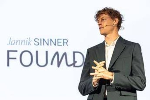 Sinner presenta la sua Fondazione: "Io fortunato, voglio dare qualcosa indietro. Obiettivo Finals" Sinner presenta la sua Fondazione: "Io fortunato, voglio dare qualcosa indietro. Obiettivo Finals"