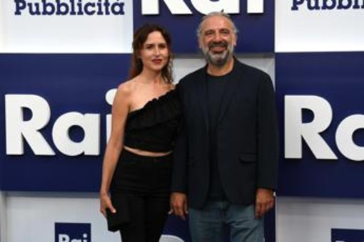 Stop a 'Via dei Matti n.0', cancellato il programma di Bollani e Cenni: la reazione Stop a 'Via dei Matti n.0', cancellato il programma di Bollani e Cenni: la reazione