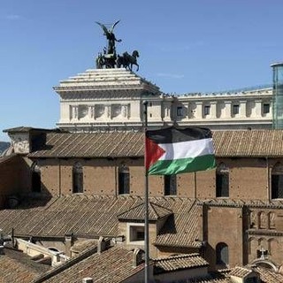Roma, bandiera palestinese sul Campidoglio. La rabbia della Comunità Ebraica: "Scelta divisiva" Roma, bandiera palestinese sul Campidoglio. La rabbia della Comunità Ebraica: "Scelta divisiva"