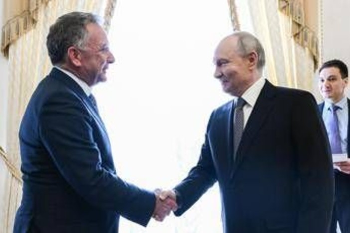 Putin vede Witkoff e annuncia: "Rilascio Hubbard e prime 40mila tonnellate di gasolio agli Usa"