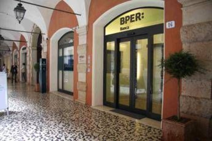 Bper promuove la cultura della sicurezza digitale, al via un ciclo di webinar per difendersi da frodi online Bper promuove la cultura della sicurezza digitale, al via un ciclo di webinar per difendersi da frodi online