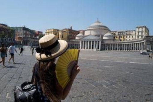 Ultimi giorni di caldo estremo, in arrivo piogge e calo termico: l'Italia torna a respirare Ultimi giorni di caldo estremo, in arrivo piogge e calo termico: l'Italia torna a respirare