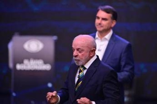 "Clown", "corrotto": in Brasile il duello tv tra Lula e Bolsonaro Jr