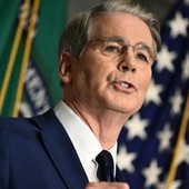 Iran, Bessent: "Trump lancia una nuova offensiva Usa che punta a isolare Teheran"