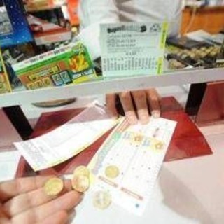 Superenalotto, numeri combinazione vincente 17 giugno