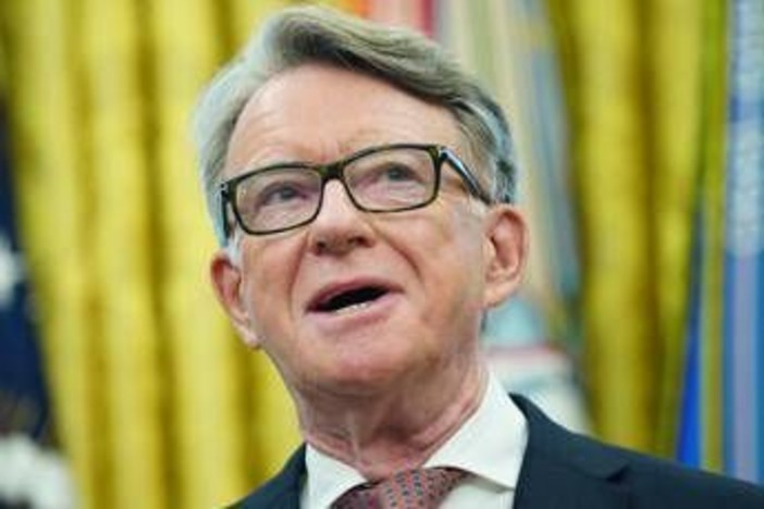 Caso Epstein, possibili altre dimissioni dopo pubblicazione messaggi WhatsApp di Mandelson Caso Epstein, possibili altre dimissioni dopo pubblicazione messaggi WhatsApp di Mandelson
