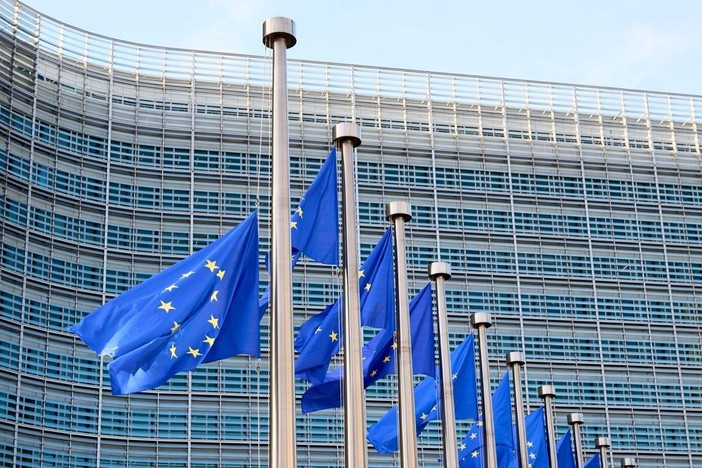 Ue, ultimo giorno consultazione su tabacco e nicotina: in 70.000 si sono espressi Ue, ultimo giorno consultazione su tabacco e nicotina: in 70.000 si sono espressi