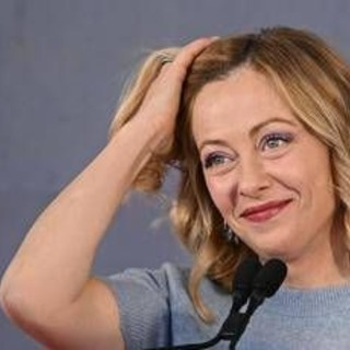 Meloni ai suoi: "Avete lavorato bene, ora riposatevi". Resta il 'mistero' sul regalo