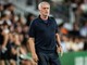 Mourinho show dopo il ko del Real: "C'erano due rossi" e mostra le foto in conferenza Mourinho show dopo il ko del Real: "C'erano due rossi" e mostra le foto in conferenza