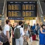 Sciopero treni 11 giugno, ultime ore decisive: incontro al Mit per evitare il blocco