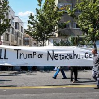 Iran avverte gli Usa: "Negoziati non inizieranno sotto minaccia" Iran avverte gli Usa: "Negoziati non inizieranno sotto minaccia"