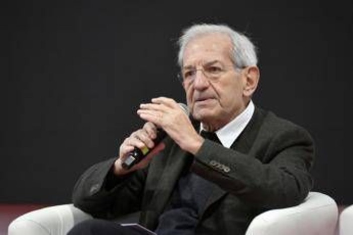 Violante spiega la Costituzione a BellaMà: "Grato alla generazione Zeta, non merita risposte banali"