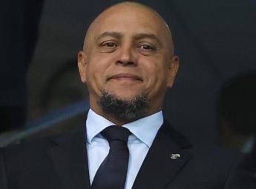 Roberto Carlos operato d'urgenza per un problema al cuore Roberto Carlos operato d'urgenza per un problema al cuore