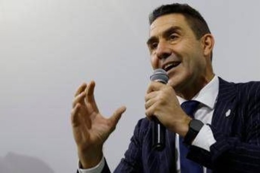 Sondaggio politico, quanto vale il partito di Vannacci e chi perde voti