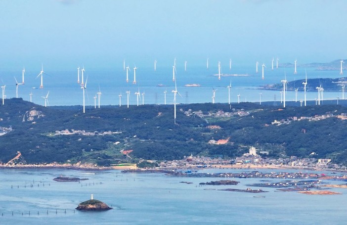 Cina, obiettivo produzione di energia da fonti non fossili al 50% entro il 2030