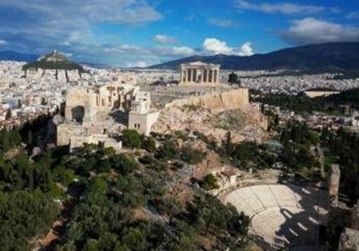 Grecia, voli sospesi in tutto il Paese per guasto a sistema di controllo Grecia, voli sospesi in tutto il Paese per guasto a sistema di controllo