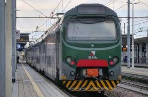 Bologna, cavi tranciati vicino alla stazione: rallentamenti e ritardi dei treni fino a 2 ore