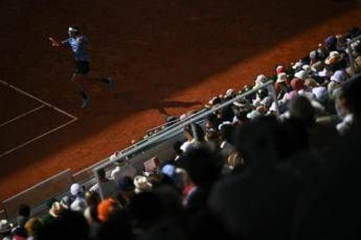 Roland Garros, è tornato il coro che 'disturba' i tennisti: "Olè" Roland Garros, è tornato il coro che 'disturba' i tennisti: "Olè"