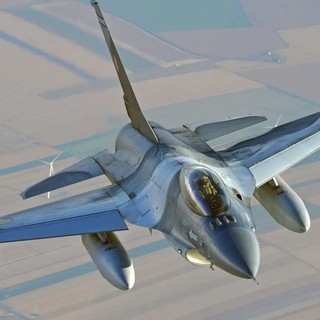 Lituania, caccia italiano della Nato abbatte drone entrato in spazio aereo