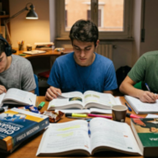 Maturità, tre studenti su 4 studiano con la musica: oltre Venditti in playlist Brancale, Samurai Jay Maturità, tre studenti su 4 studiano con la musica: oltre Venditti in playlist Brancale, Samurai Jay
