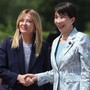 Meloni accoglie premier giapponese a Roma: l'abbraccio con Sanae Takaichi Meloni accoglie premier giapponese a Roma: l'abbraccio con Sanae Takaichi