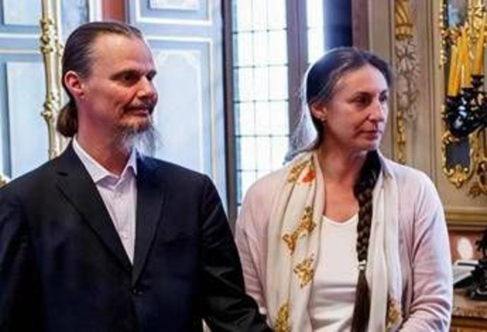 Famiglia nel bosco, bambini torneranno a casa "per poche ore"