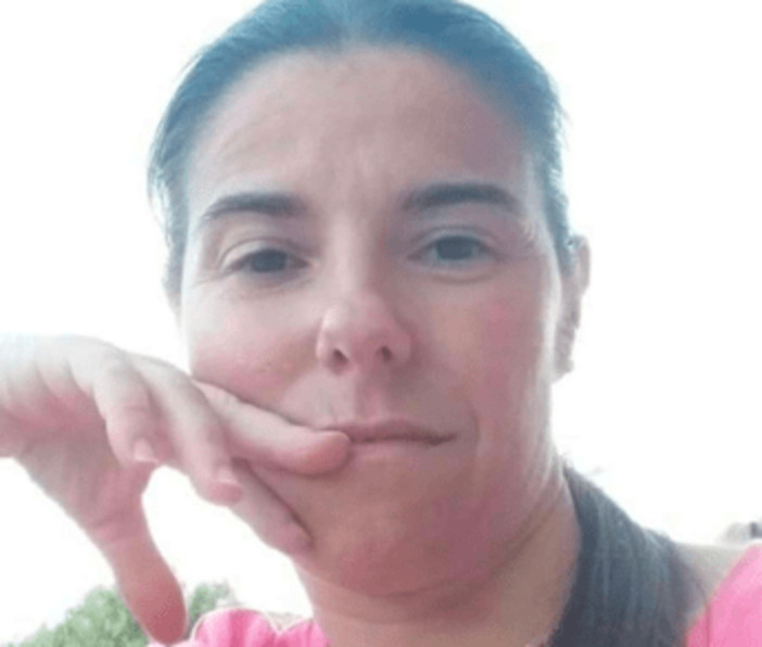 Il marito le sparò dopo aver ucciso il fratello, lutto a Cagliari per la morte di Michela Rubiu: "Vita spezzata in modo brutale" Il marito le sparò dopo aver ucciso il fratello, lutto a Cagliari per la morte di Michela Rubiu: "Vita spezzata in modo brutale"