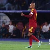 Malen non perdona: il Var conferma la doppietta, Roma sul 3-1 Malen non perdona: il Var conferma la doppietta, Roma sul 3-1