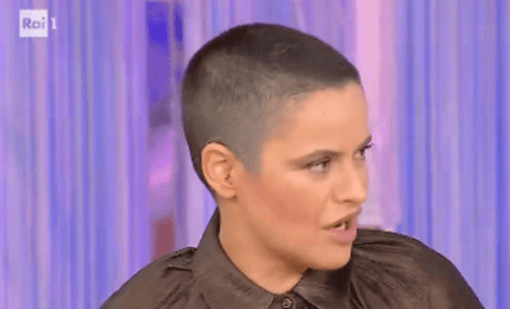 La volta buona, Silvia Salemi: "Dopo la morte di mia sorella Laura non parlai per 5 anni" La volta buona, Silvia Salemi: "Dopo la morte di mia sorella Laura non parlai per 5 anni"