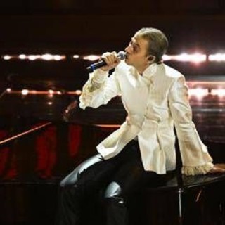 Sanremo 2026, Chiello chi è: il brano 'Ti penso sempre' e la polemica con Morgan