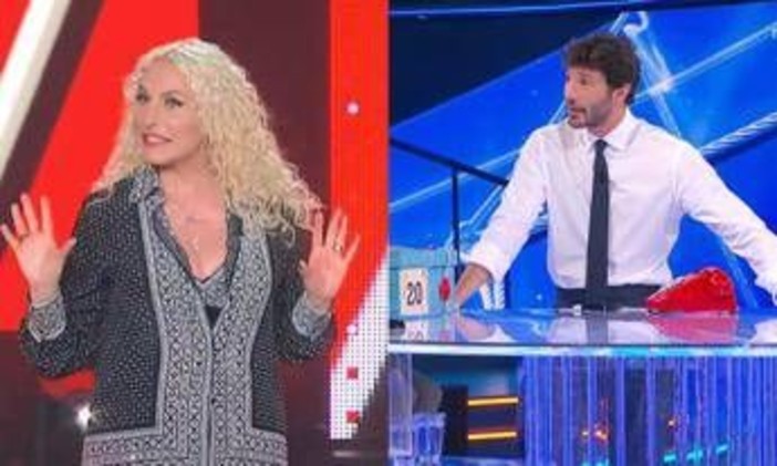 Ascolti tv 9 ottobre, 'The Voice Senior' col 24.3% stravince su 'GFVip' al 15.2%. Avanza 'Affari tuoi'