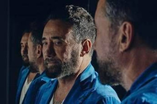 Zampaglione e il nuovo album dei Tiromancino: "Suonare è la mia medicina" Zampaglione e il nuovo album dei Tiromancino: "Suonare è la mia medicina"