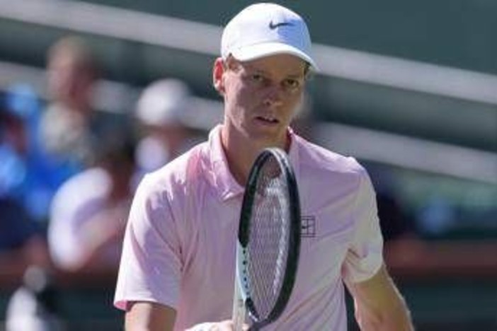 Spettatore infastidisce Dzumhur, Sinner si scusa: il gesto di Jannik a Miami