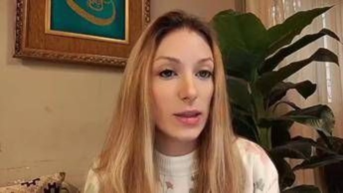 Condannata per adulterio in Egitto, l'appello di Nessy Guerra al governo: "Faccia tornare me e mia figlia in Italia" Condannata per adulterio in Egitto, l'appello di Nessy Guerra al governo: "Faccia tornare me e mia figlia in Italia"