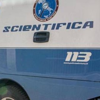 Roma, accoltella l'amica alla schiena durante lite per un ragazzo: arrestata 19enne Roma, accoltella l'amica alla schiena durante lite per un ragazzo: arrestata 19enne