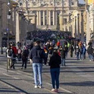 Manovra, dai pellegrini alle galline: la carica delle micro-norme