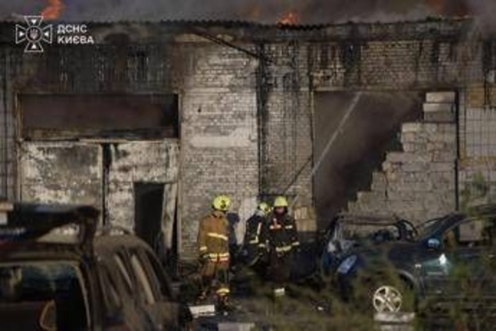 Ucraina, Russia riprende gli attacchi dopo la tregua: almeno due morti a Kiev