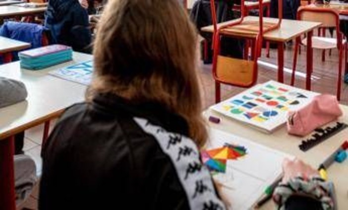 Palermo, la scuola è senza riscaldamento: un'alunna si sente male Palermo, la scuola è senza riscaldamento: un'alunna si sente male