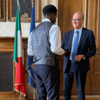 Prof accoltellata a Roma, Valditara premia studente che la salvò: "Esempio di coraggio e solidarietà"
