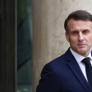 Siria, media: "Esplosioni vicino a hotel dove alloggia Macron a Damasco" Siria, media: "Esplosioni vicino a hotel dove alloggia Macron a Damasco"