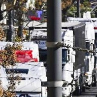 Caro carburanti, autotrasportatori sospendono fermo dopo incontro a Palazzo Chigi