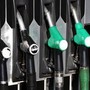 Caro carburanti, non si ferma la corsa dei prezzi: la benzina 'sfonda' 2 euro sulla rete stradale