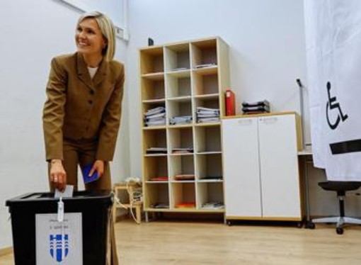 Referendum sull'Ue in Islanda, spoglio in corso: 'No' in testa per 430 voti Referendum sull'Ue in Islanda, spoglio in corso: 'No' in testa per 430 voti