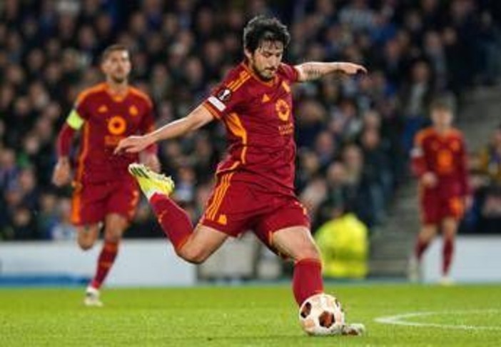 Iran, Azmoun non convocato per i Mondiali: "È un traditore" Iran, Azmoun non convocato per i Mondiali: "È un traditore"