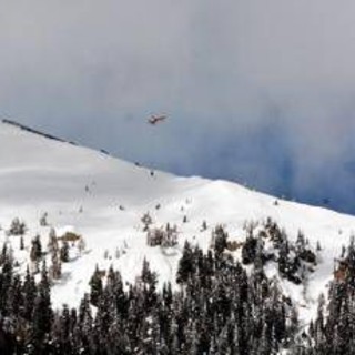 Francia, gruppo di sciatori travolto da valanga: tre morti in Savoia Francia, gruppo di sciatori travolto da valanga: tre morti in Savoia