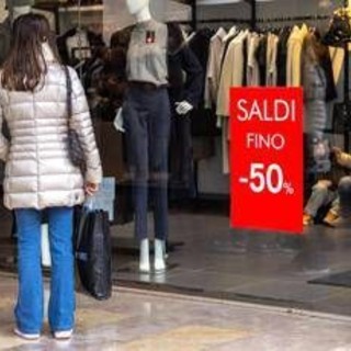 Oggi iniziano i saldi invernali 2026, dai cambi ai pagamenti cosa c'è da sapere Oggi iniziano i saldi invernali 2026, dai cambi ai pagamenti cosa c'è da sapere