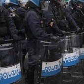 Agenti sotto processo solo su richiesta del ministro, arriva lo 'scudo' di Fratelli d'Italia Agenti sotto processo solo su richiesta del ministro, arriva lo 'scudo' di Fratelli d'Italia