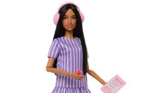 Mattel lancia la prima Barbie con autismo, ha cuffie antirumore e spinner antistress Mattel lancia la prima Barbie con autismo, ha cuffie antirumore e spinner antistress