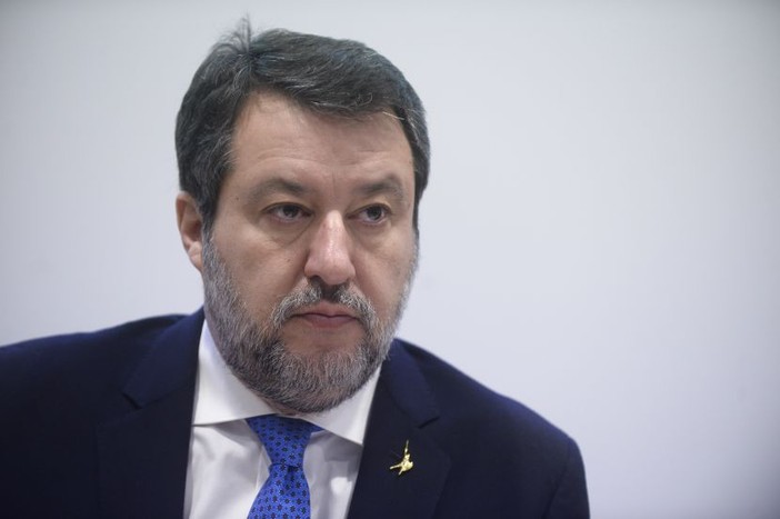 Crisi idrica, Salvini convoca cabina regia e assicura impegno su investimenti Crisi idrica, Salvini convoca cabina regia e assicura impegno su investimenti