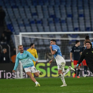 Lazio batte Genoa 3-2 con un rigore di Cataldi in pieno recupero
